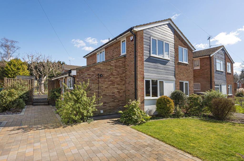 Royle Close, Chalfont St Peter, Buckinghamshire, SL9 3 bed detached
