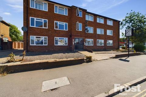 2 bedroom apartment for sale, Staines Road, Feltham, Middlesex, TW14