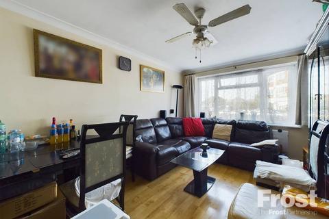 2 bedroom apartment for sale, Staines Road, Feltham, Middlesex, TW14