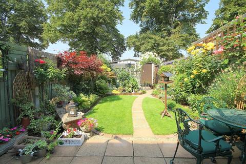 51 Southcote Avenue, Feltham, TW13 4EQ