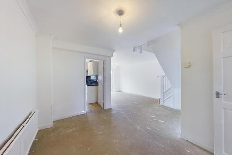 29 Ruscombe Way, Feltham, TW14 9NY