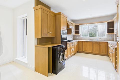 4 bedroom apartment for sale, Raylands Mead, Gerrards Cross, Buckinghamshire, SL9
