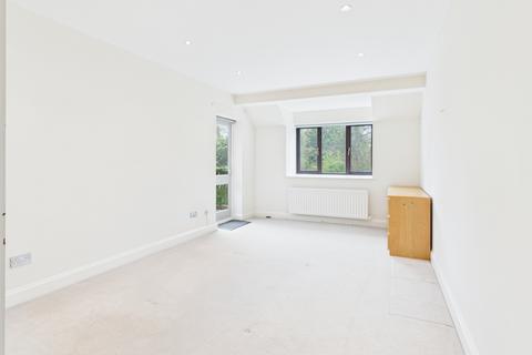 4 bedroom apartment for sale, Raylands Mead, Gerrards Cross, Buckinghamshire, SL9