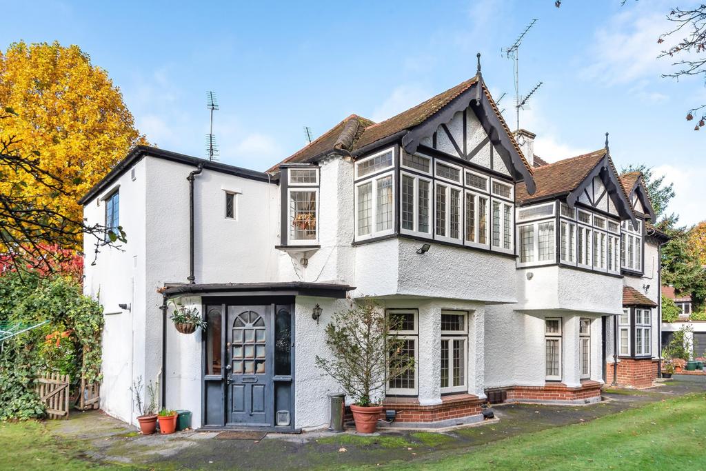 Fircroft Court, Gerrards Cross Road, Stoke Poges, Buckinghamshire, SL2