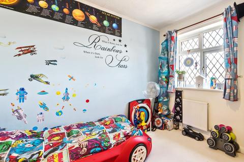 19 Wolstan Close, Denham, Uxbridge, UB9 5BU
