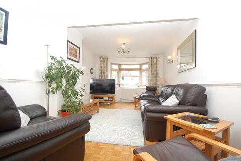 49 Pinewood Green, Iver, SL0 0QN