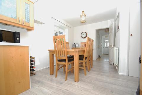 49 Pinewood Green, Iver, SL0 0QN
