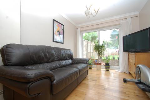 49 Pinewood Green, Iver, SL0 0QN