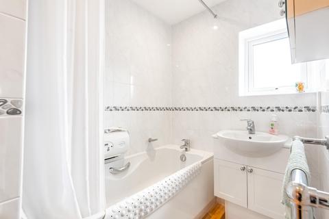 29 Penn Meadow, Stoke Poges, Slough, SL2 4EB