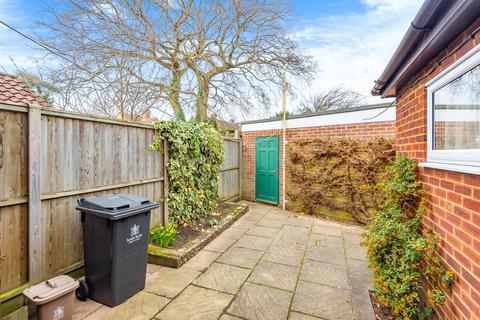 29 Penn Meadow, Stoke Poges, Slough, SL2 4EB