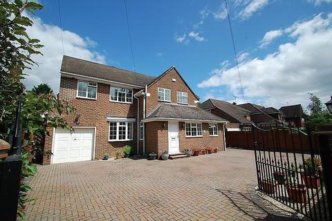 25 High Beeches, Gerrards Cross, SL9 7HX
