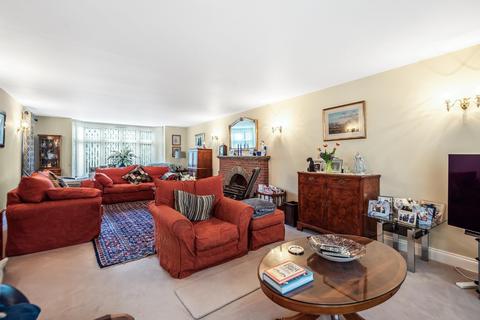 20 Beech Waye, Gerrards Cross, SL9 8BL