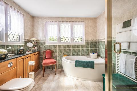20 Beech Waye, Gerrards Cross, SL9 8BL