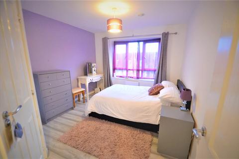 2 bedroom apartment for sale - Thornhill Court, Maplin Park, Langley, Berkshire, SL3