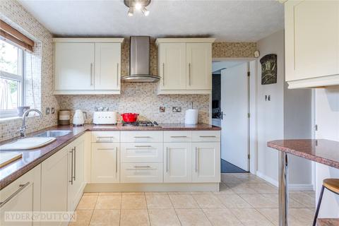14 Brackenwood Close, Royton, Oldham, OL2 5DE