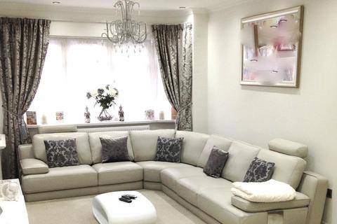 22 Laurel Avenue, Slough, SL3 7DG