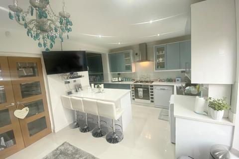 22 Laurel Avenue, Slough, SL3 7DG