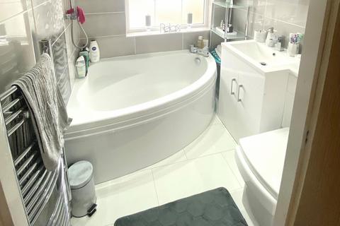 22 Laurel Avenue, Slough, SL3 7DG