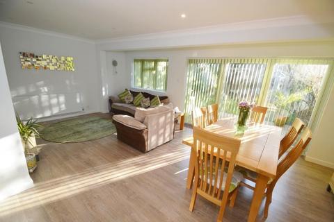 8 Gilmore Close, Slough, SL3 7BD
