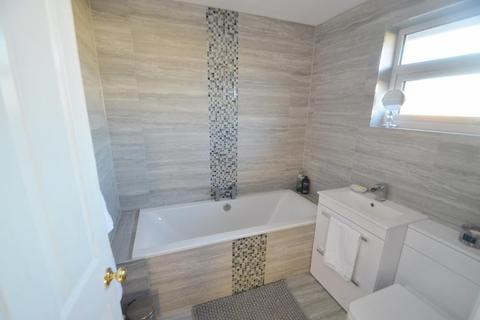 8 Gilmore Close, Slough, SL3 7BD