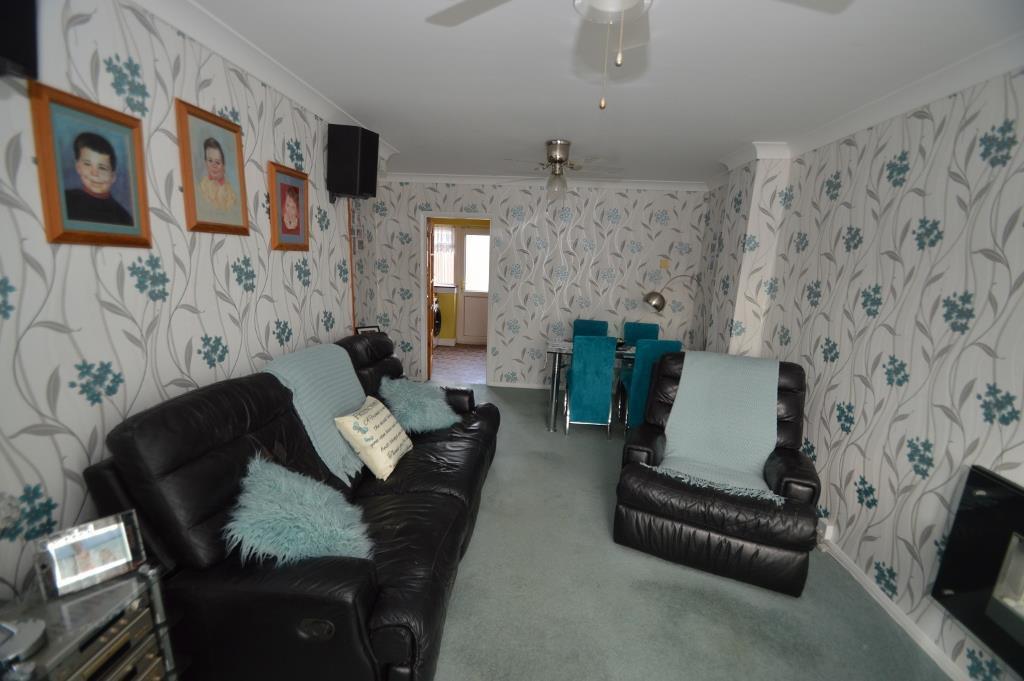 Torridge Road, Langley, Berkshire, SL3 3 bed terraced house £375,000