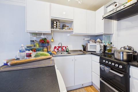 1 bedroom apartment to rent, Mountbatten Close, Slough, Berkshire, SL1