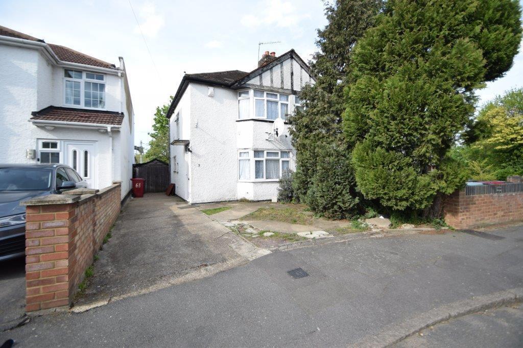 Salt Hill Way, Slough, Berkshire, SL1 2 bed semidetached house £325,000