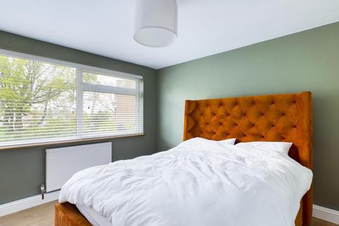 14, Penton Court Jamnagar Close, Staines, TW18 2JU