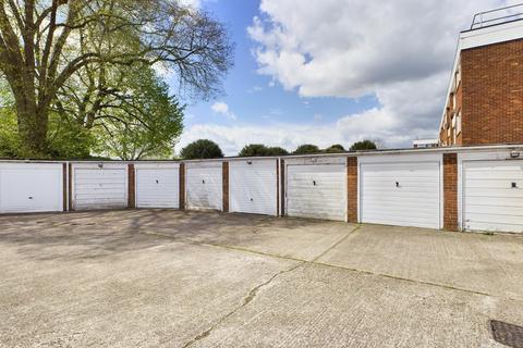 14, Penton Court Jamnagar Close, Staines, TW18 2JU