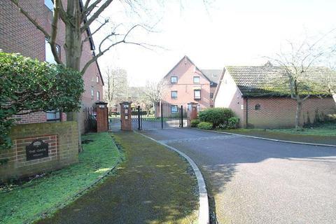 Studio for sale - The Oaks, Moormede Crescent, Staines-Upon-Thames, Middlesex, TW18