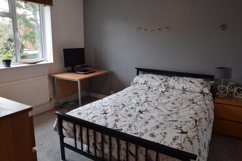 16 Link Road, Datchet, Slough, SL3 9LB