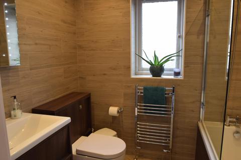 16 Link Road, Datchet, Slough, SL3 9LB