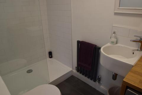 16 Link Road, Datchet, Slough, SL3 9LB
