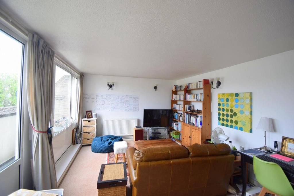 Living Room (Main)