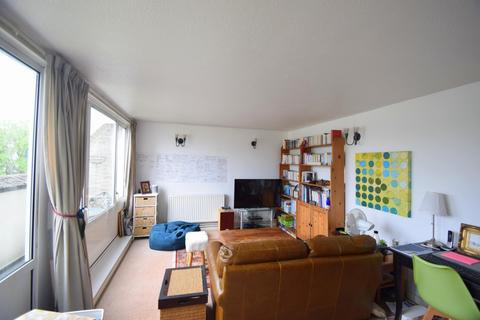 12 Athlone Square, Windsor, SL4 1SS
