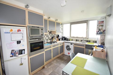 12 Athlone Square, Windsor, SL4 1SS