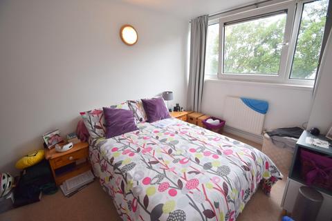 12 Athlone Square, Windsor, SL4 1SS