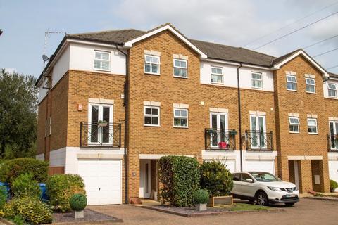 42 Old Mill Place, Wraysbury, Staines, TW19 5LY