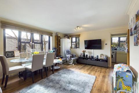 16 Cherry Way, Horton, Slough, SL3 9PU