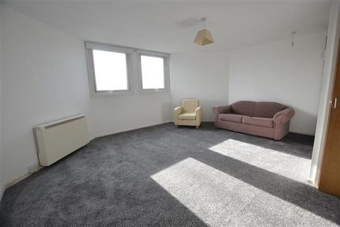 Studio to rent, Tamar Square, Woodford Green, IG8