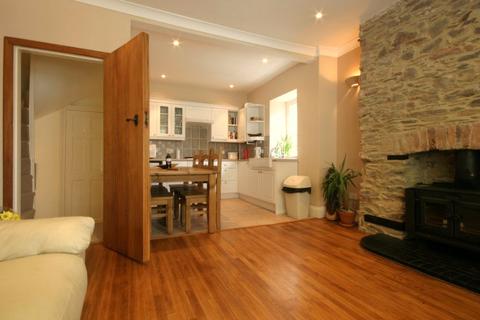Foss End, 16 Broadstone, Dartmouth, TQ6 9NR