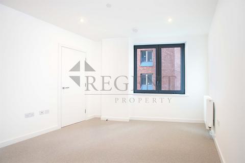 1 bedroom apartment to rent, River Apartments, Gillender Street, E3