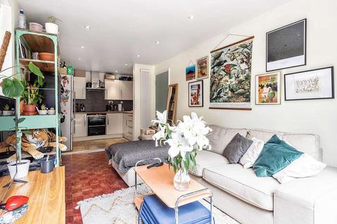 1 Pennethorne Close, London, E9 7HF