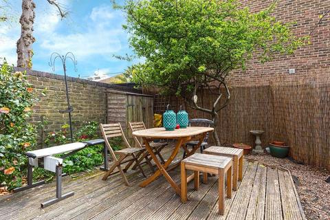1 Pennethorne Close, London, E9 7HF
