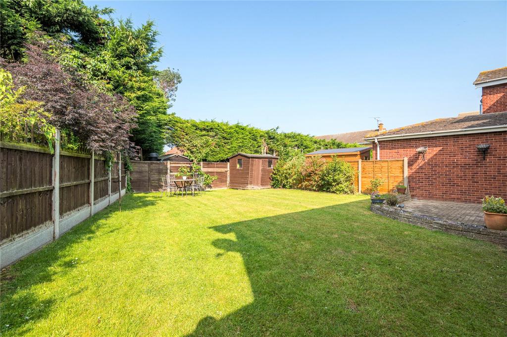 Shoebury Road, Thorpe Bay, SS1 4 bed detached house £695,000