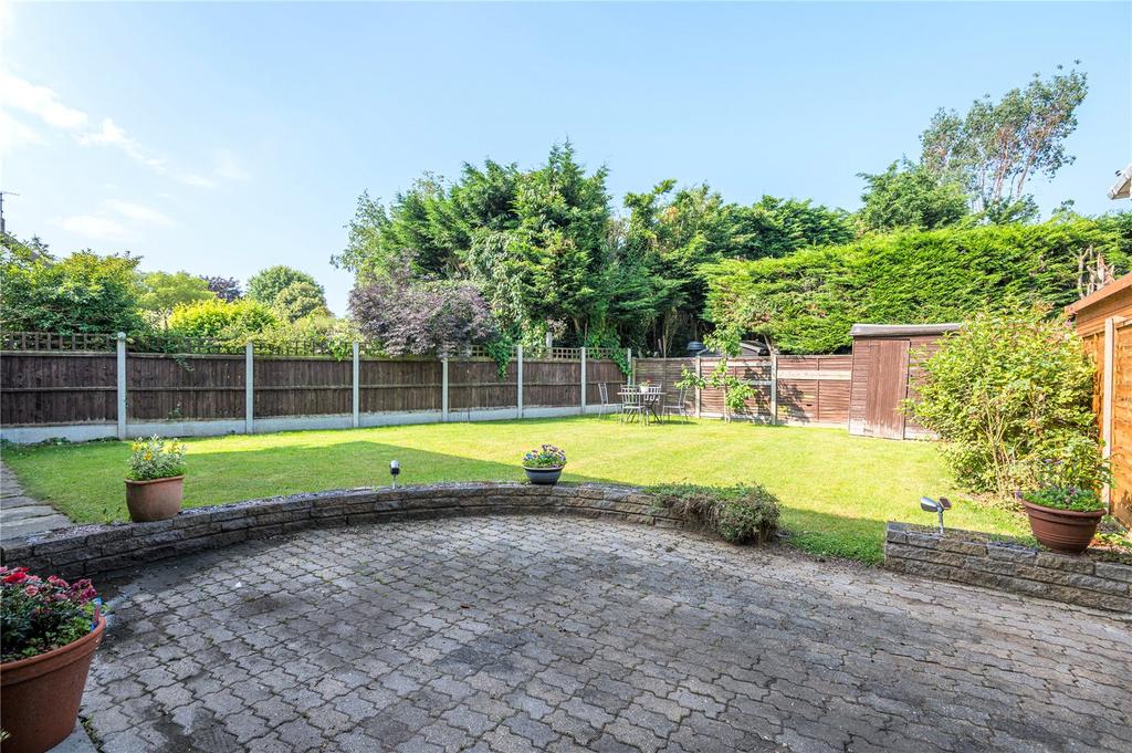Shoebury Road, Thorpe Bay, SS1 4 bed detached house £695,000