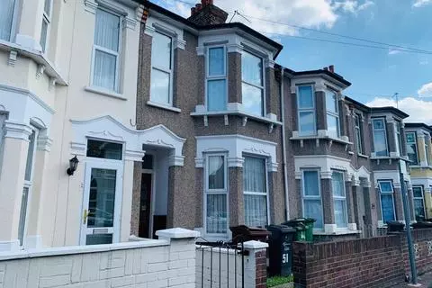 3 Bedroom House To Rent In Barking And Dagenham