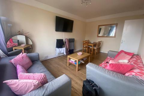 2 bedroom flat to rent, 2 Bed Flat/St. John Street, London, EC1R