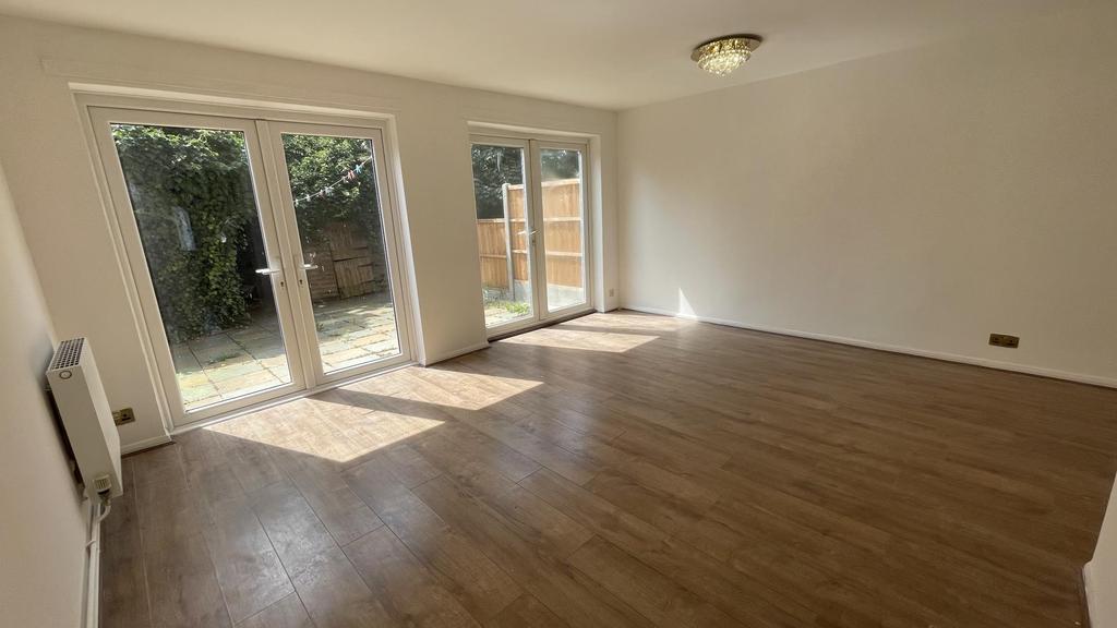Herbert Road, Leyton, E17 3 bed terraced house £1,800 pcm (£415 pw)
