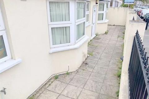 1 bedroom bungalow to rent, Engleheart Road , Catford, London,
